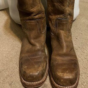 Frye Boots Campus 14L size 9 Saddle (color)